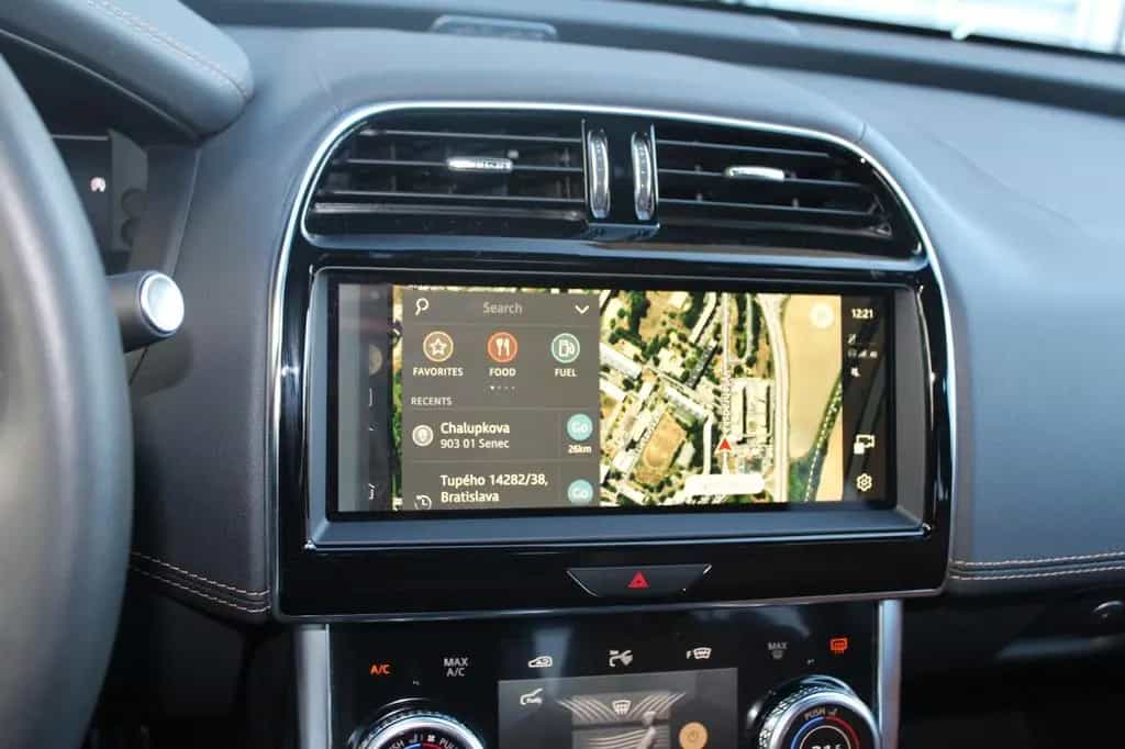 Jaguar XE R-Dynamic Black AWD 01/2024-photo-20