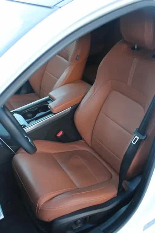 Jaguar XE R-Dynamic Black AWD 01/2024-photo-24