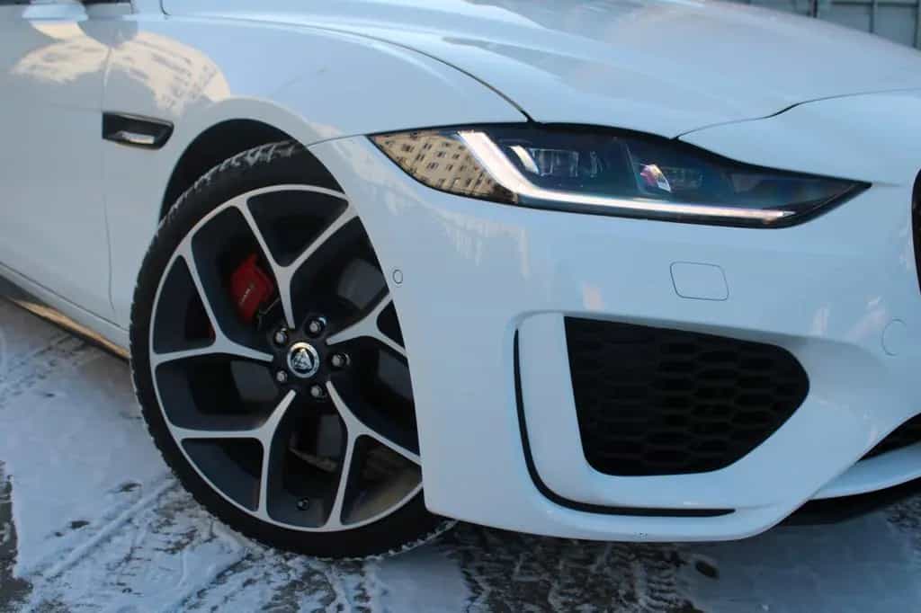 Jaguar XE R-Dynamic Black AWD 01/2024-photo-9