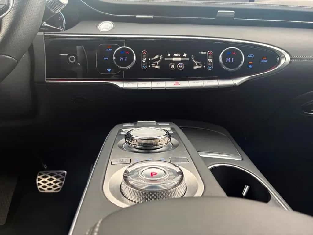 Genesis GV70 Sport AWD * PANO*LED*NAVI*LEDER*KAMERA * 11/2024-photo-10