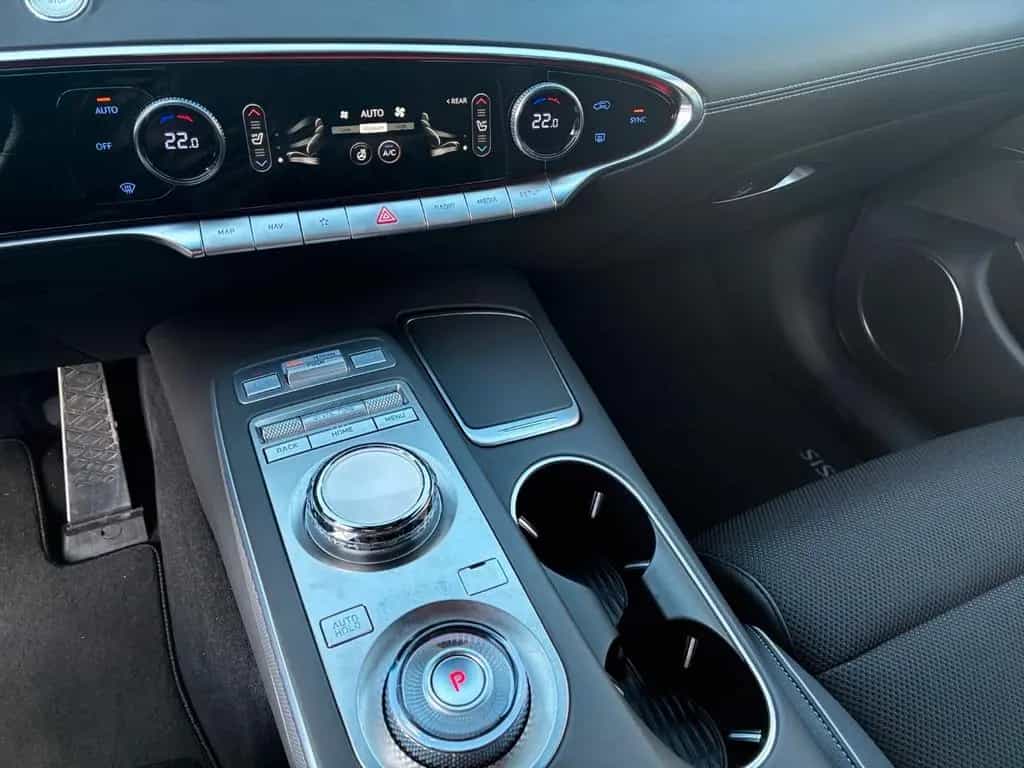 Genesis GV70 Sport AWD * KAMERA*NAVI*LED*PANO*LEDER * 11/2024-photo-13