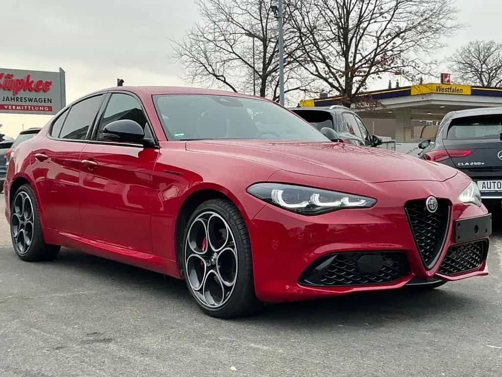 Alfa Romeo Giulia Competizione Q4 LED Leder Navi Kamera ACC 05/2023-photo-2