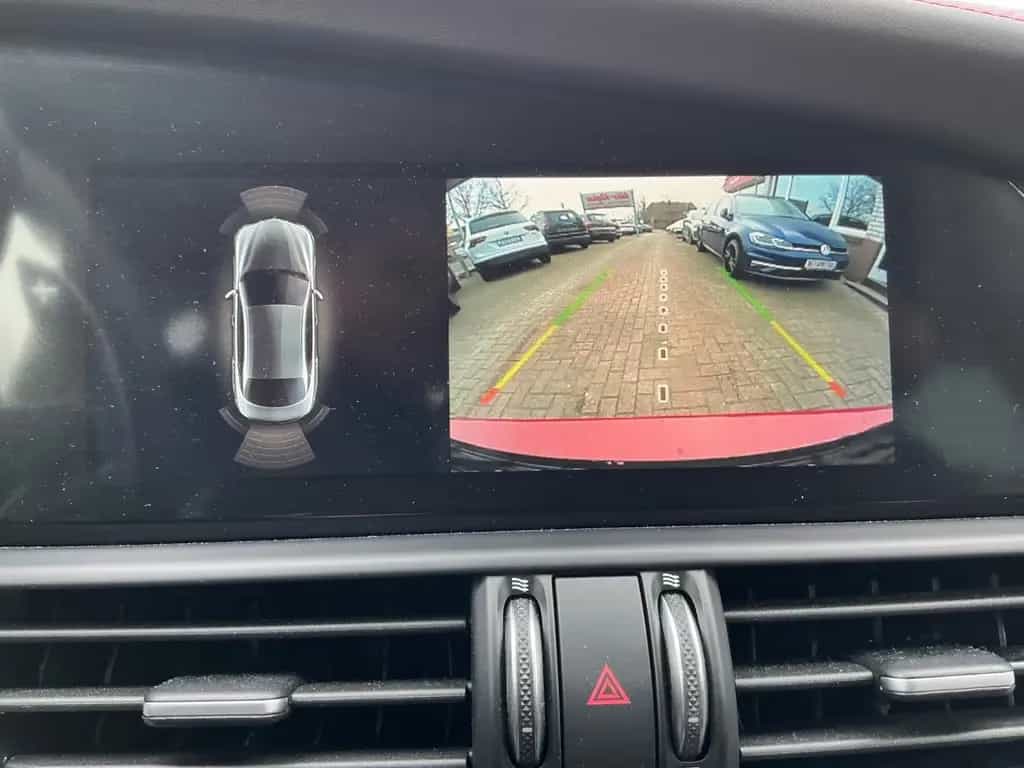 Alfa Romeo Giulia Competizione Q4 LED Leder Navi Kamera ACC 05/2023-photo-21