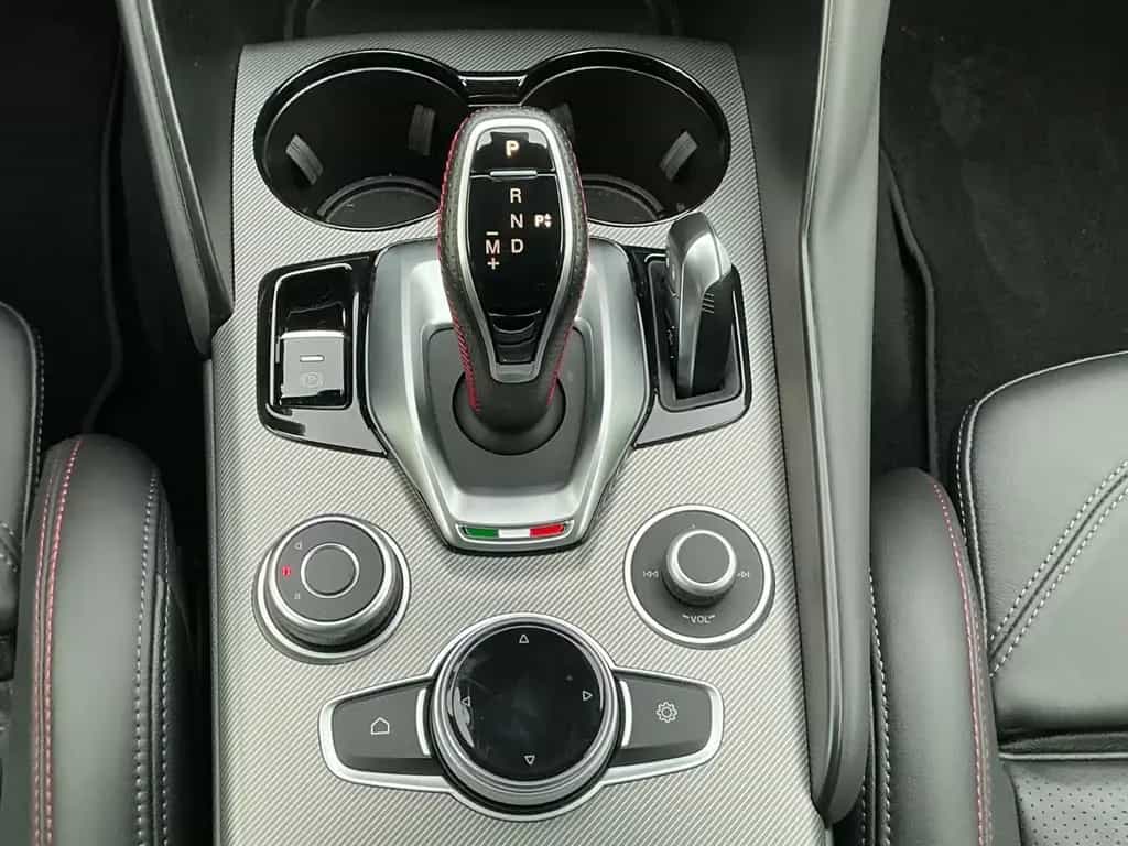 Alfa Romeo Giulia Competizione Q4 LED Leder Navi Kamera ACC 05/2023-photo-29