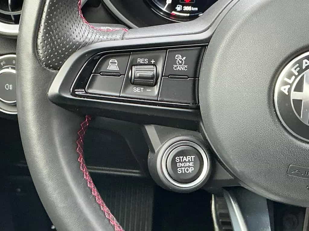 Alfa Romeo Giulia Competizione Q4 LED Leder Navi Kamera ACC 05/2023-photo-31