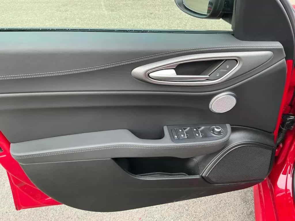 Alfa Romeo Giulia Competizione Q4 LED Leder Navi Kamera ACC 05/2023-photo-33
