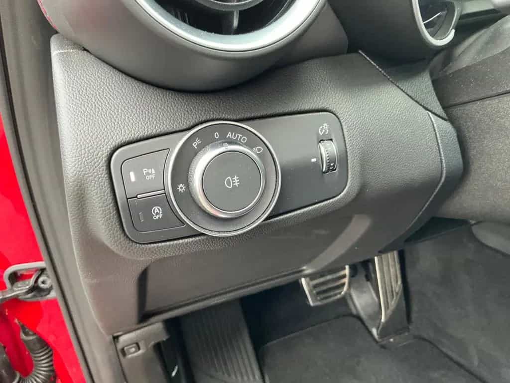 Alfa Romeo Giulia Competizione Q4 LED Leder Navi Kamera ACC 05/2023-photo-37