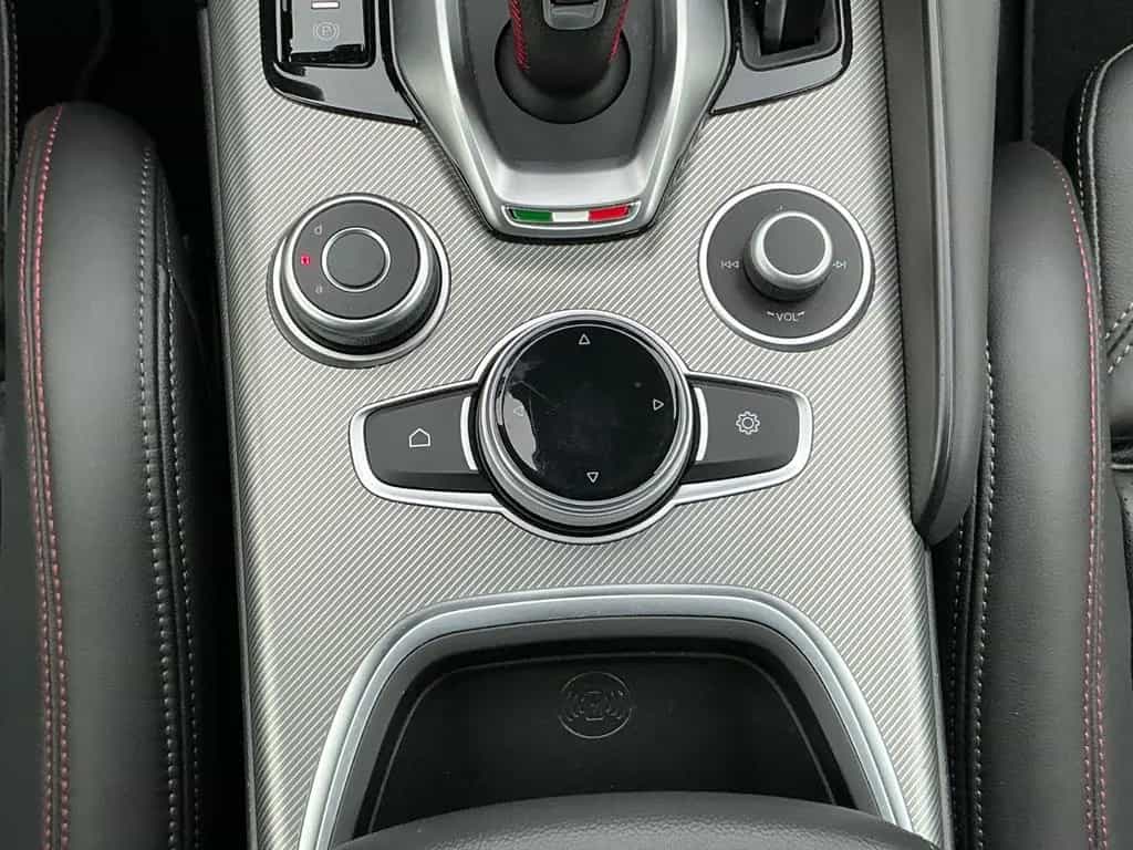 Alfa Romeo Giulia Competizione Q4 LED Leder Navi Kamera ACC 05/2023-photo-40