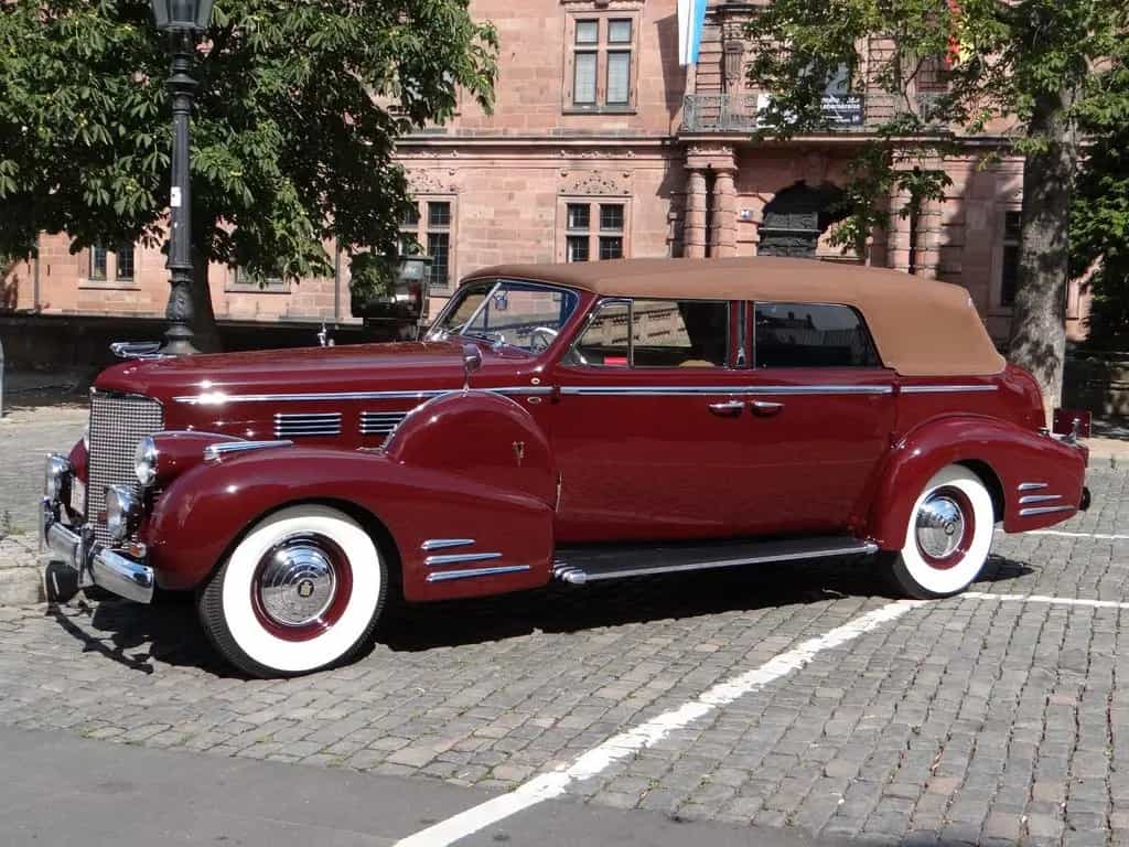 Cadillac Series 75 Fleetwood Convertible-Sedan Traumwagen 07/1938-photo-1