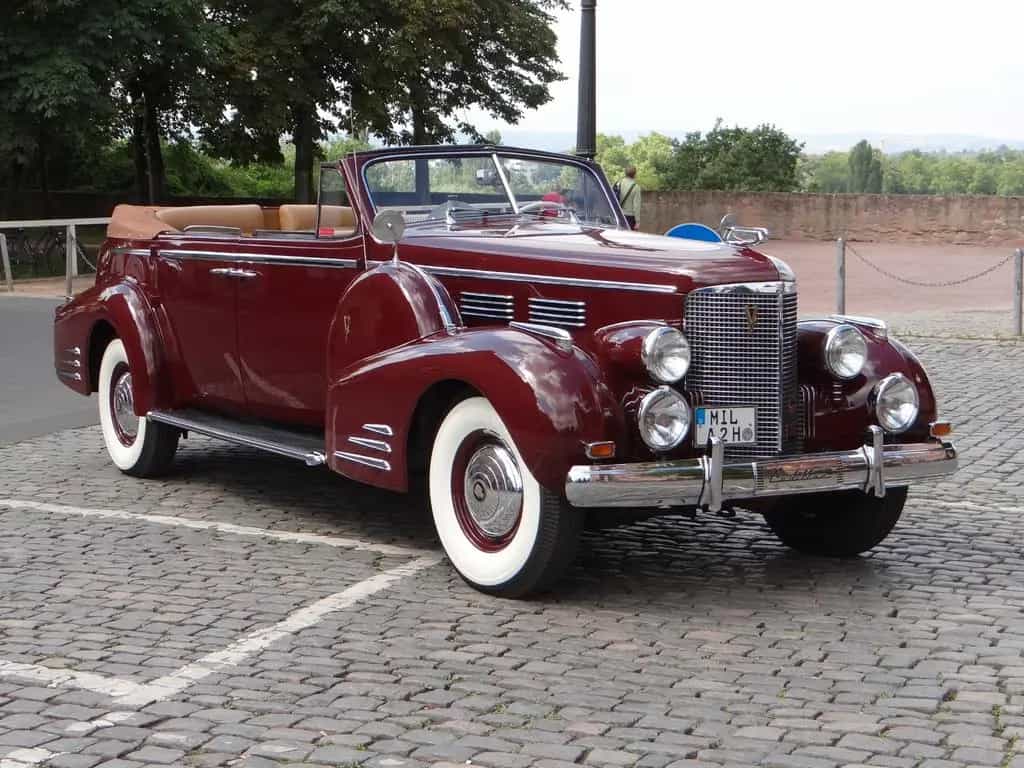 Cadillac Series 75 Fleetwood Convertible-Sedan Traumwagen 07/1938-photo-13