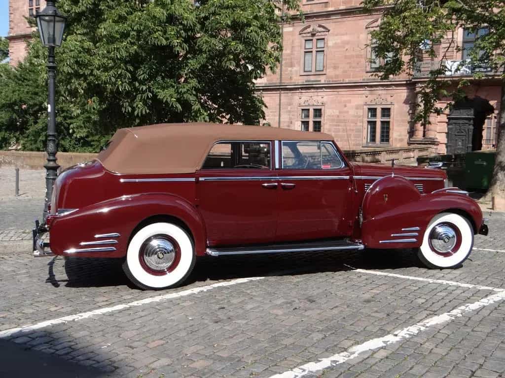 Cadillac Series 75 Fleetwood Convertible-Sedan Traumwagen 07/1938-photo-9