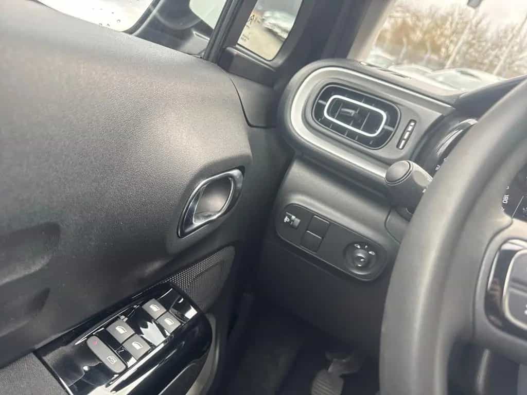 Citroën C3 Max Navi Kamera PDC App Klimaautomatik 02/2024-photo-23