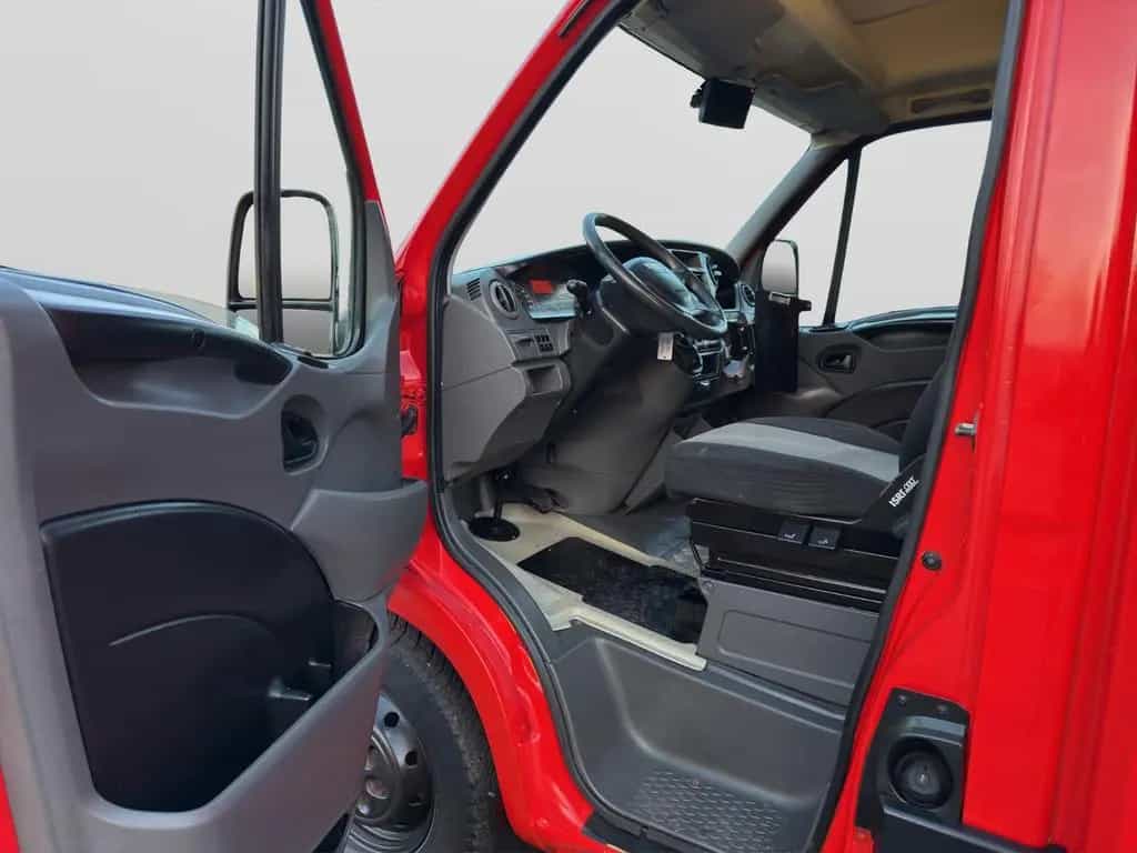 Iveco Daily Automatik Foodtruck / Imbisswagen 05/2012-photo-11