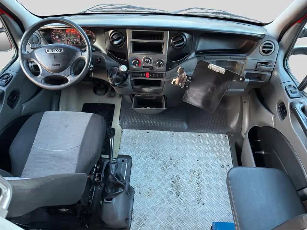 Iveco Daily Automatik Foodtruck / Imbisswagen 05/2012-photo-23