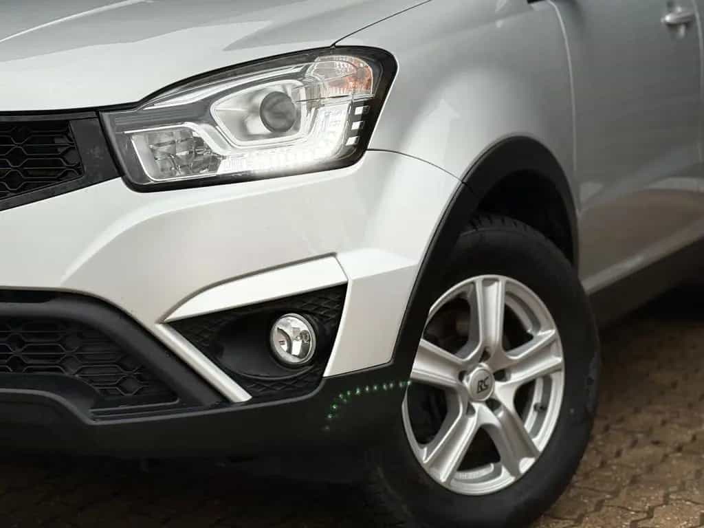 Ssangyong Korando Clever Ed/Kamera/LED/Tempomat/Klimaauto/ 03/2017-photo-2