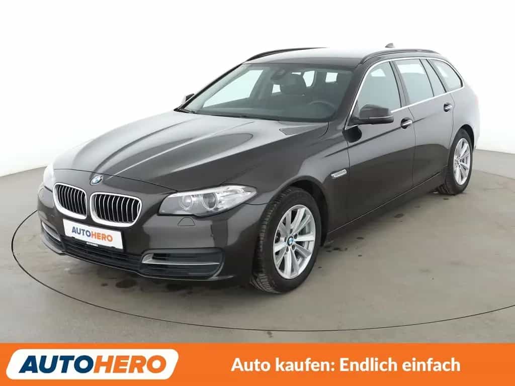 BMW 5 Series 520d *NAVI*BI-XENON*HUD*TEMPO*PDC*SHZ* 11/2016-photo-0