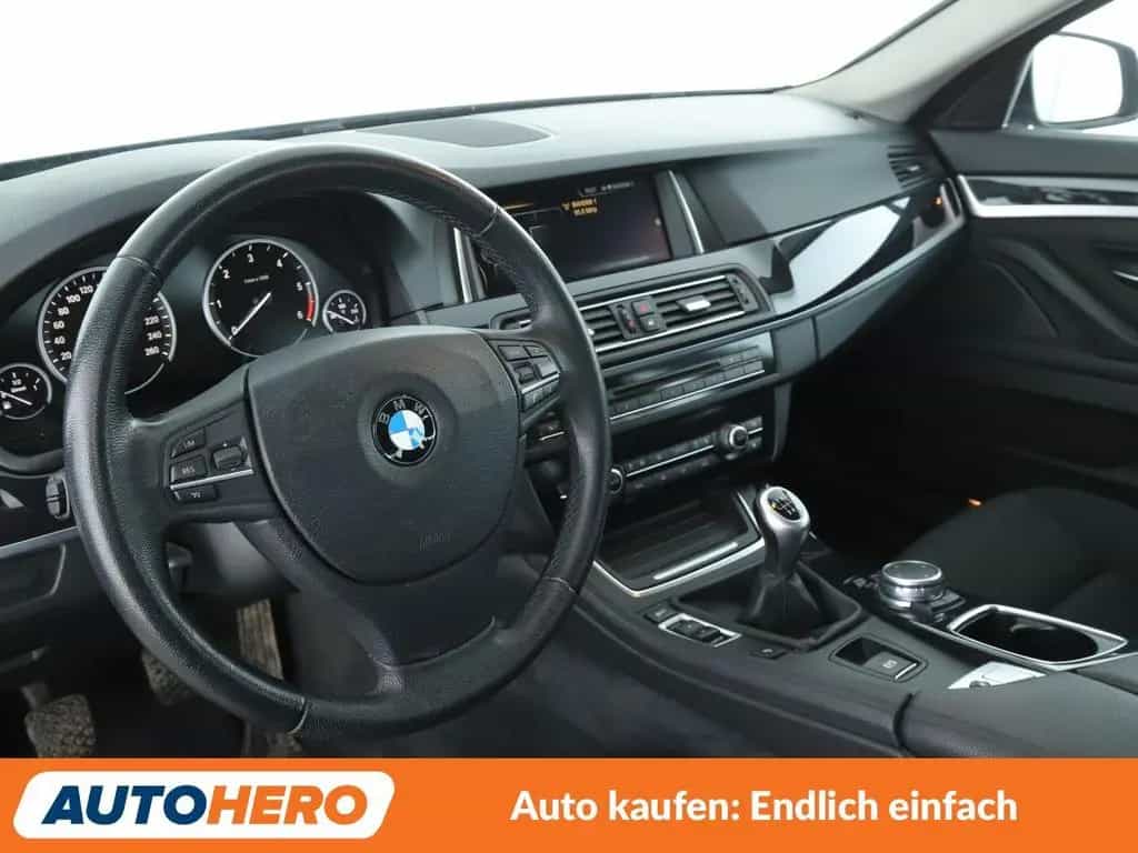 BMW 5 Series 520d *NAVI*BI-XENON*HUD*TEMPO*PDC*SHZ* 11/2016-photo-10