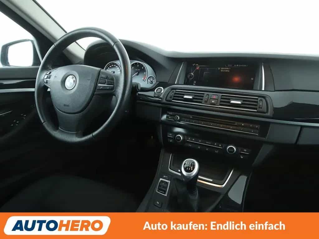 BMW 5 Series 520d *NAVI*BI-XENON*HUD*TEMPO*PDC*SHZ* 11/2016-photo-12