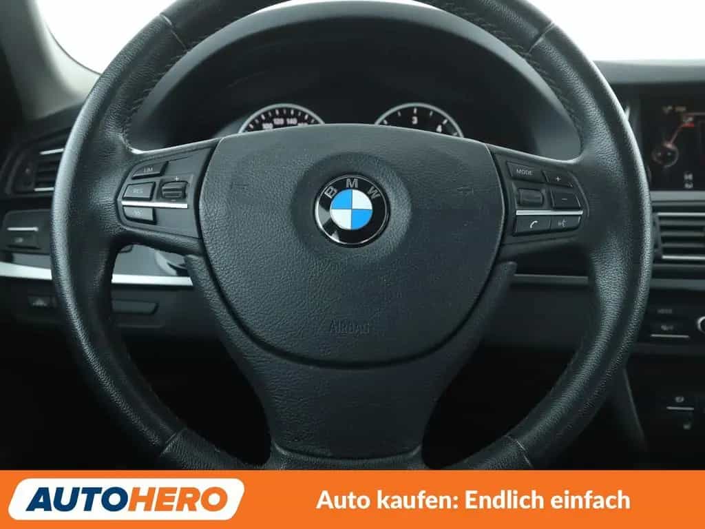 BMW 5 Series 520d *NAVI*BI-XENON*HUD*TEMPO*PDC*SHZ* 11/2016-photo-18
