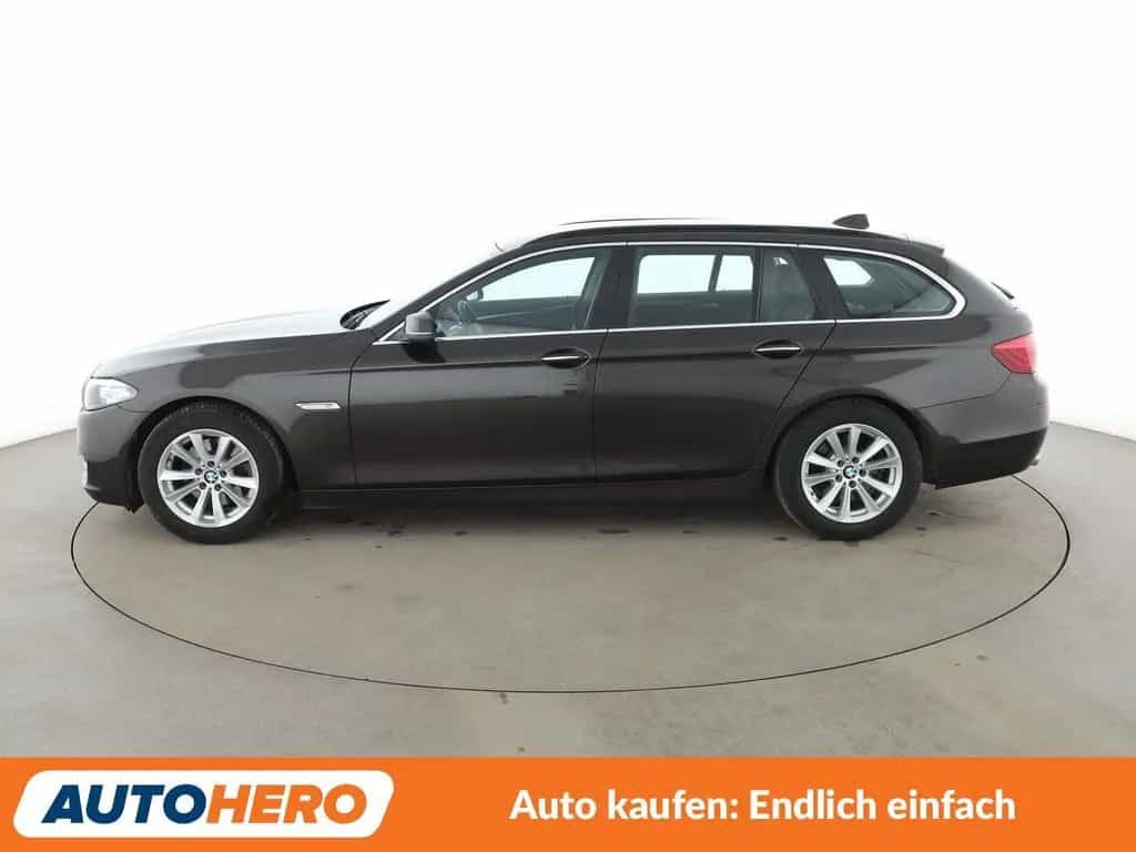 BMW 5 Series 520d *NAVI*BI-XENON*HUD*TEMPO*PDC*SHZ* 11/2016-photo-2