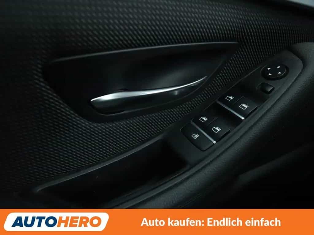 BMW 5 Series 520d *NAVI*BI-XENON*HUD*TEMPO*PDC*SHZ* 11/2016-photo-25