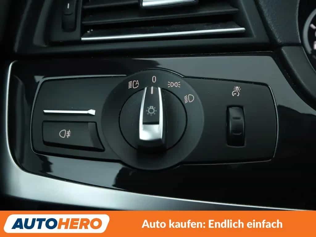 BMW 5 Series 520d *NAVI*BI-XENON*HUD*TEMPO*PDC*SHZ* 11/2016-photo-26
