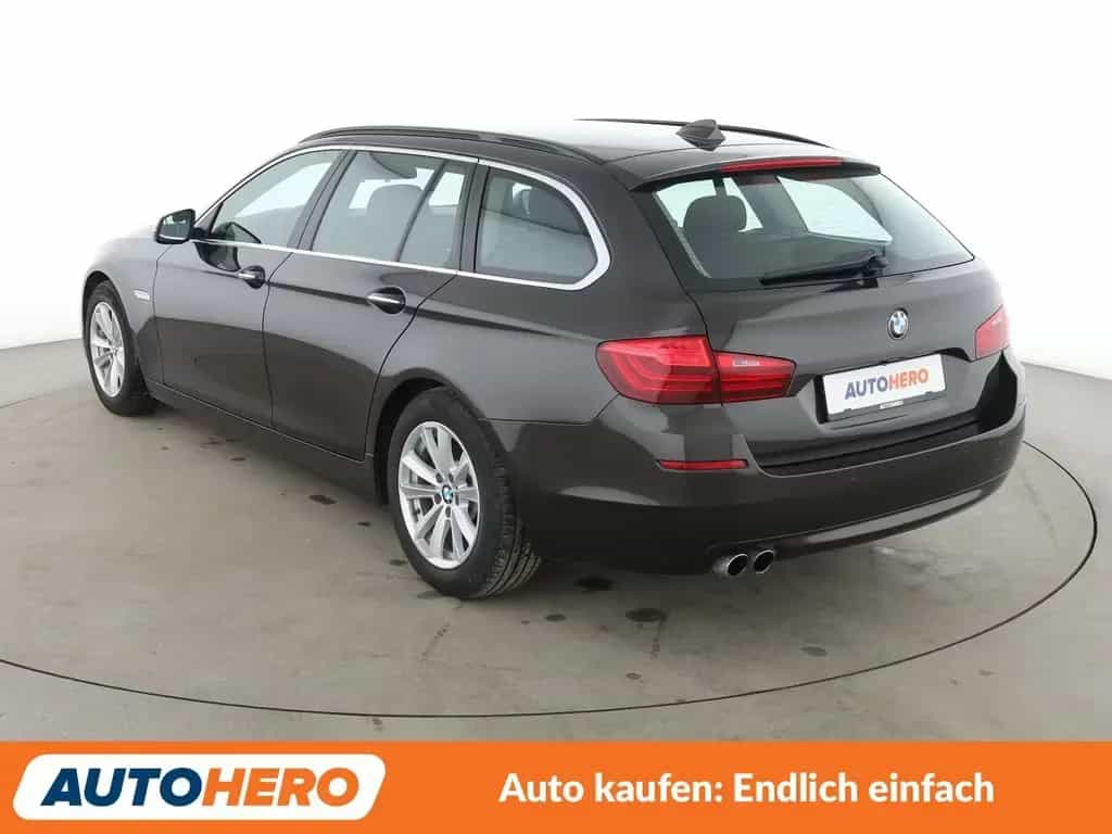 BMW 5 Series 520d *NAVI*BI-XENON*HUD*TEMPO*PDC*SHZ* 11/2016-photo-3