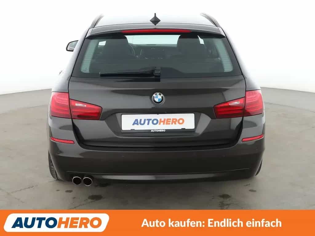 BMW 5 Series 520d *NAVI*BI-XENON*HUD*TEMPO*PDC*SHZ* 11/2016-photo-4