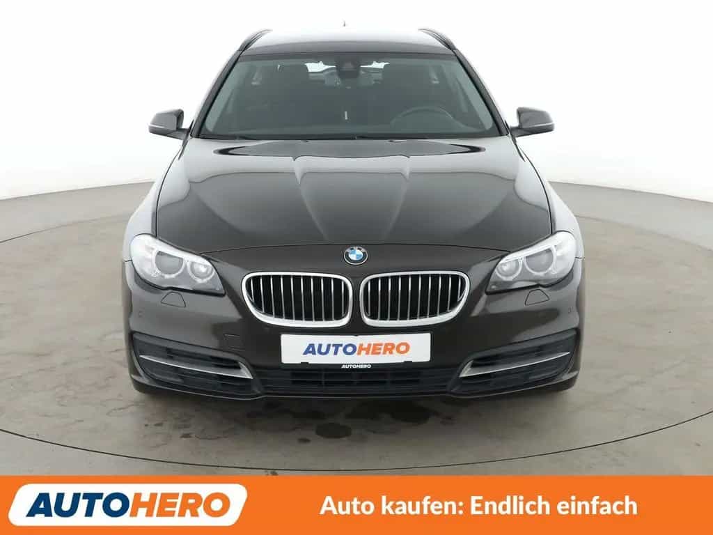 BMW 5 Series 520d *NAVI*BI-XENON*HUD*TEMPO*PDC*SHZ* 11/2016-photo-8
