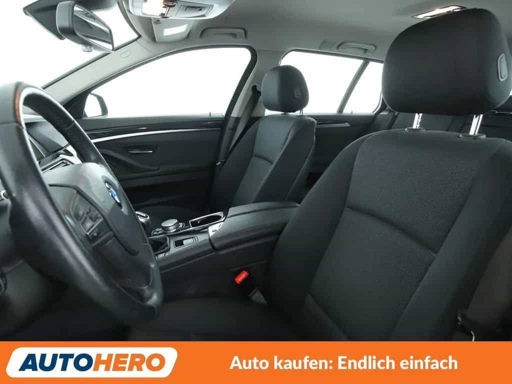 BMW 5 Series 520d *NAVI*BI-XENON*HUD*TEMPO*PDC*SHZ* 11/2016-photo-9