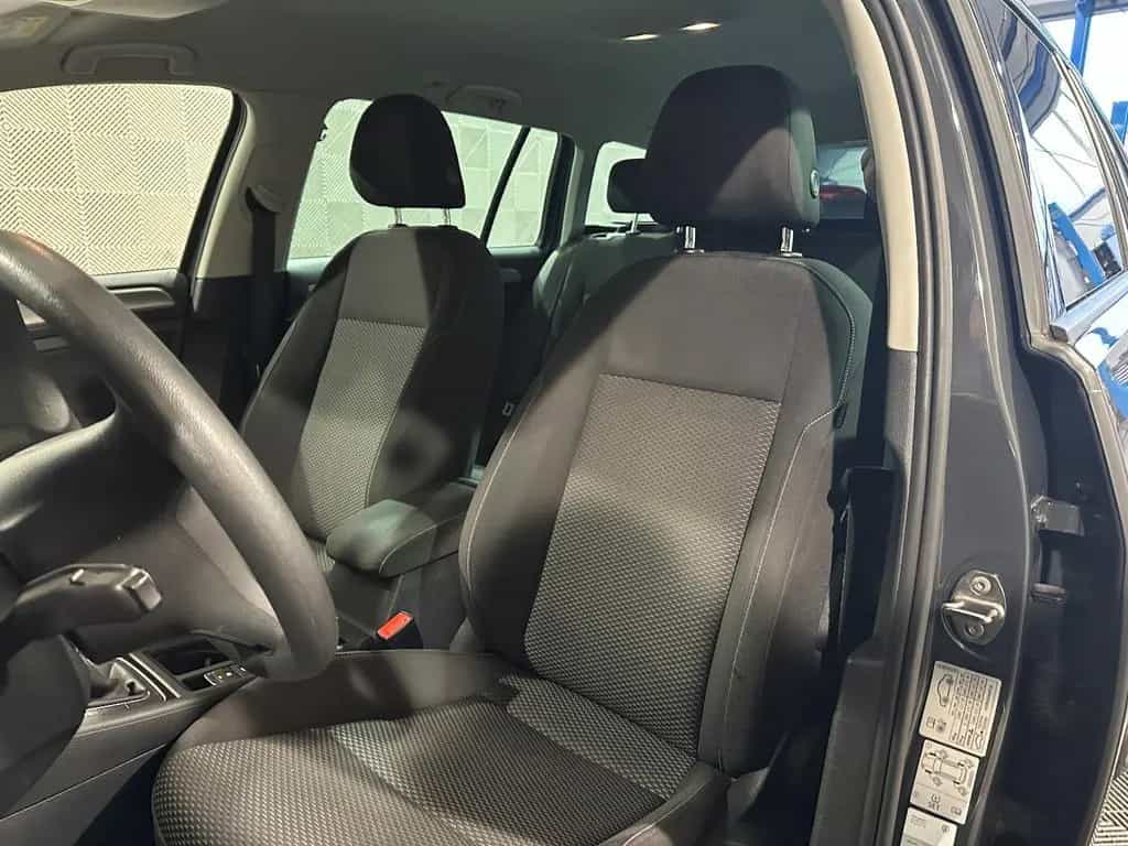 Volkswagen Golf VII Variant*TRENDLINE*AHK-PDC-TEMPO-SHZ-OPF 02/2019-photo-18