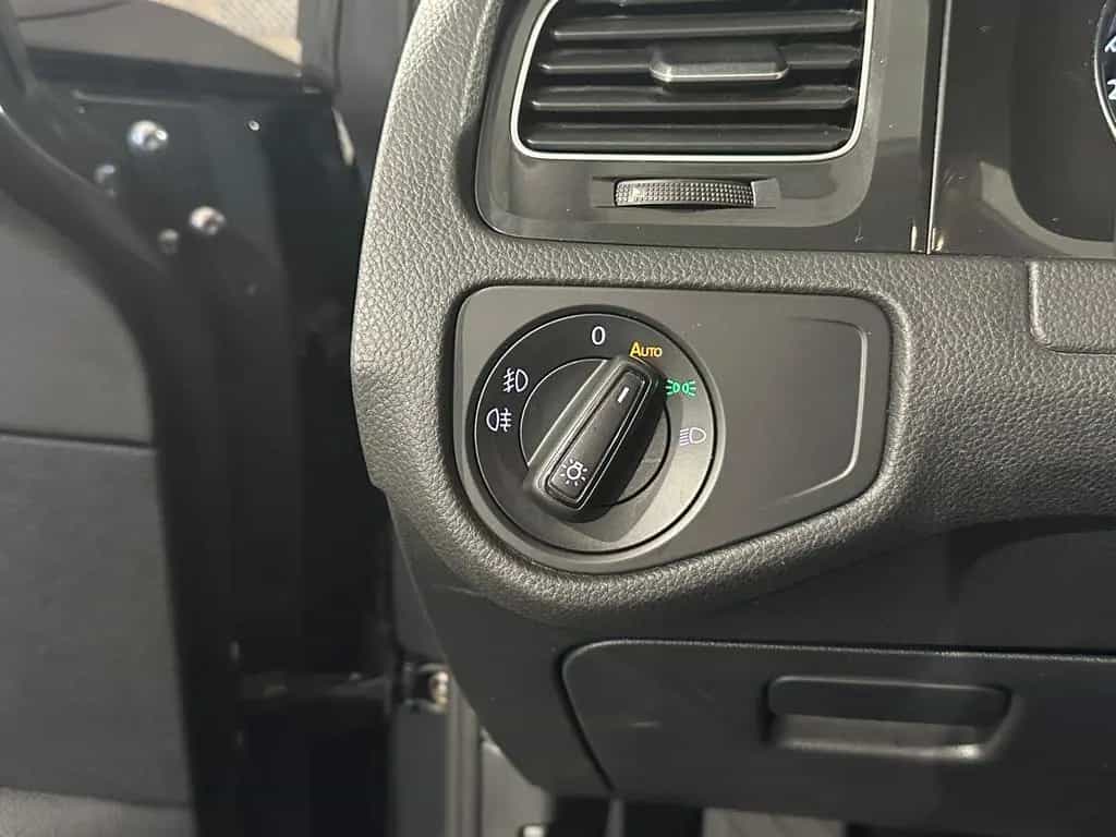 Volkswagen Golf VII Variant*TRENDLINE*AHK-PDC-TEMPO-SHZ-OPF 02/2019-photo-24