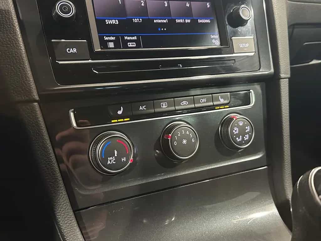 Volkswagen Golf VII Variant*TRENDLINE*AHK-PDC-TEMPO-SHZ-OPF 02/2019-photo-28