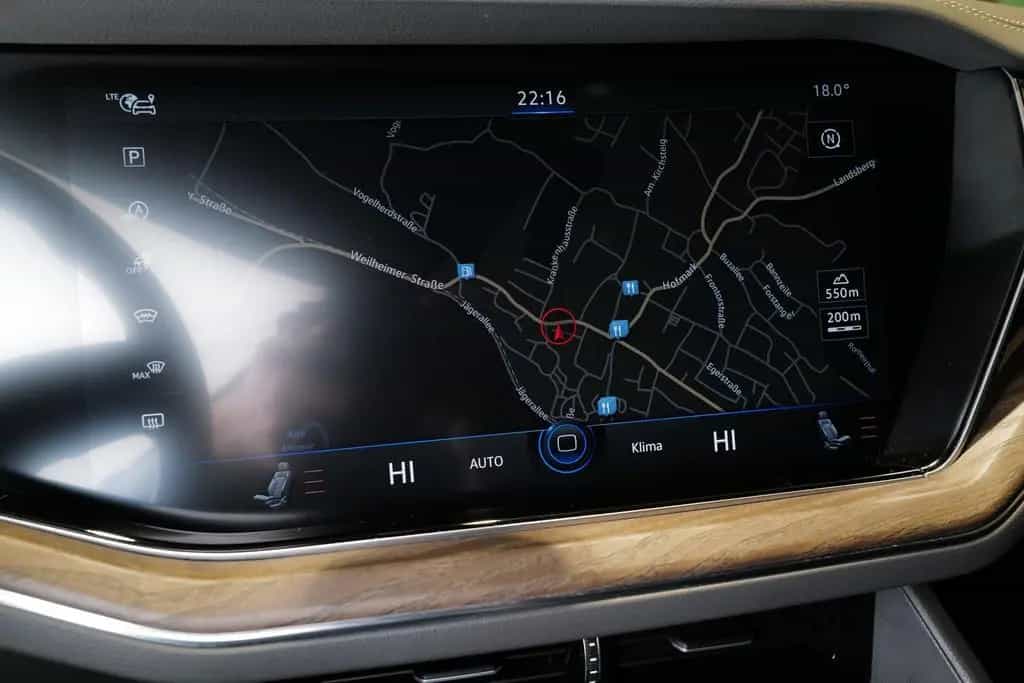 Volkswagen Touareg 3.0TDI Atmosphere 4x4 Luft AHK Dynaudio 02/2019-photo-19