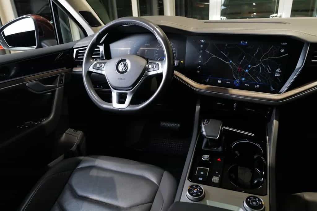 Volkswagen Touareg 3.0TDI Atmosphere 4x4 Luft AHK Dynaudio 02/2019-photo-21