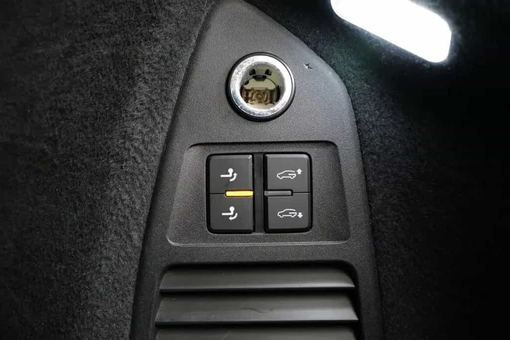 Volkswagen Touareg 3.0TDI Atmosphere 4x4 Luft AHK Dynaudio 02/2019-photo-24