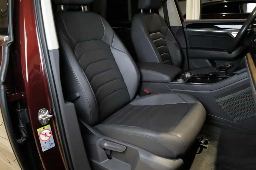 Volkswagen Touareg 3.0TDI Atmosphere 4x4 Luft AHK Dynaudio 02/2019-photo-5
