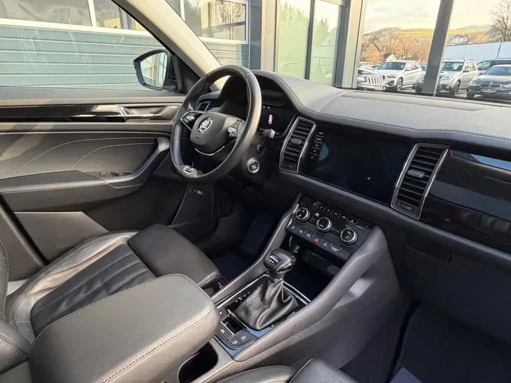 Skoda Kodiaq L&K 4x4*PANO*S-DACH*SHZG*AHK*PDC*TOP 07/2022-photo-9