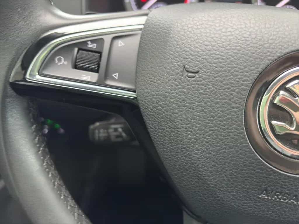 Skoda Karoq Style 1.5 TSI AHK Standheizung Panorama Rü 07/2019-photo-12