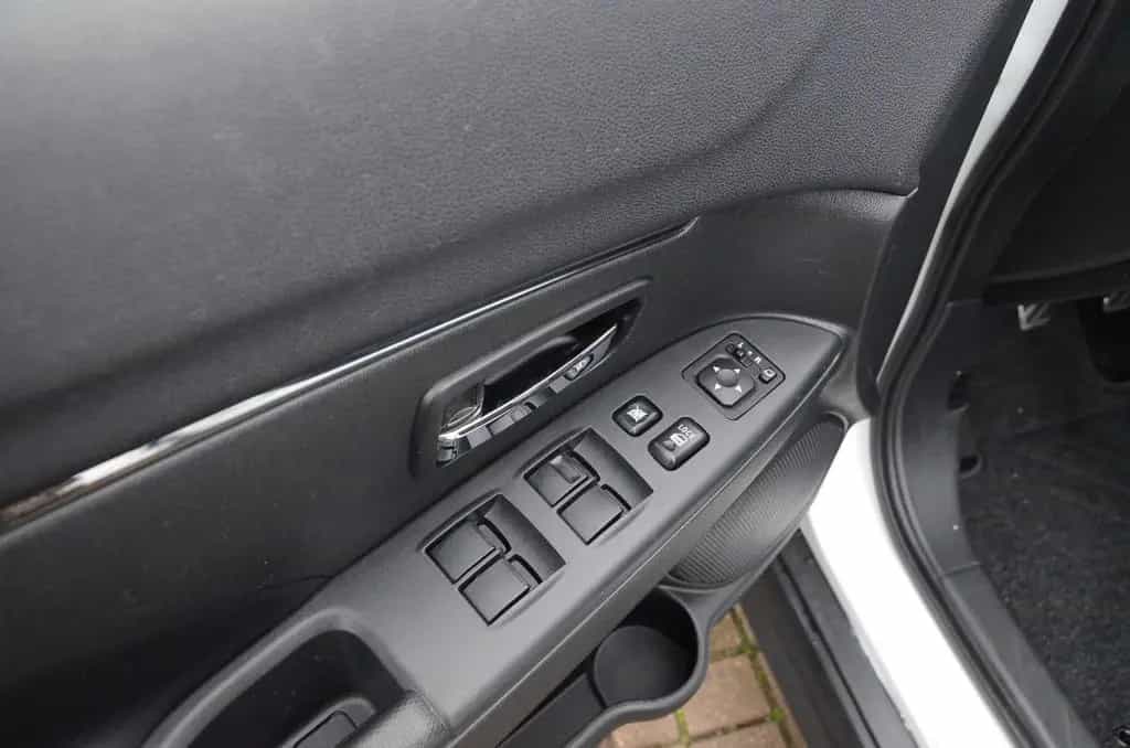 Mitsubishi ASX Active+ 1.6 MIVEC ClearTec 2WD 5-Gang 06/2019-photo-9