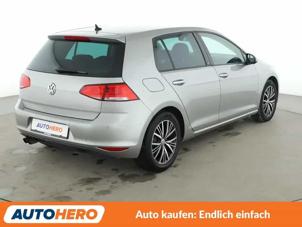 Volkswagen Golf 1.4 TSI Allstar BlueMotion Tech Aut. *ACC*PDC* 02/2017-photo-5