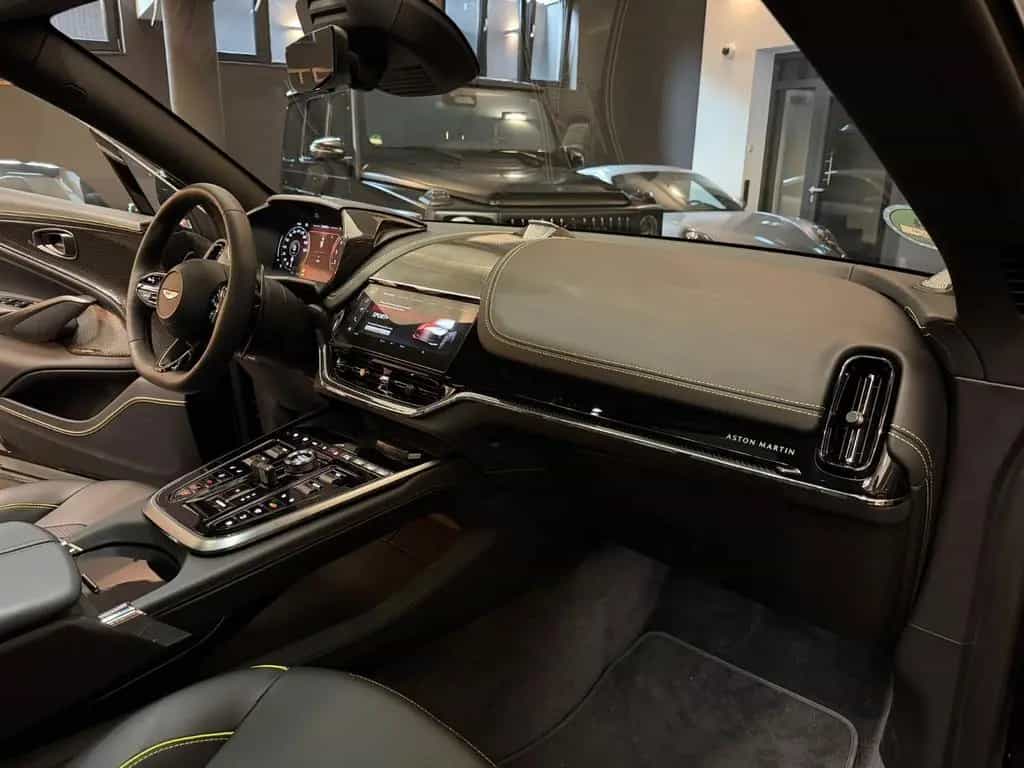 Aston Martin DBX 707 SPECIAL AMR 24 F1  2025 FACELIFT 10/2025-photo-15
