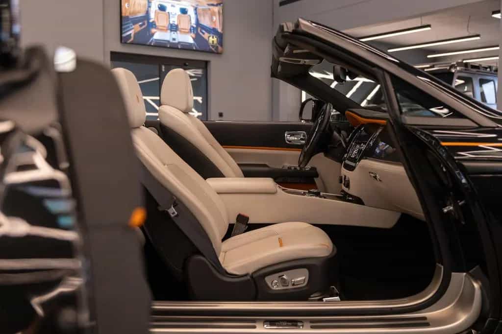 Rolls-Royce Dawn Black Badge 02/2018-photo-3