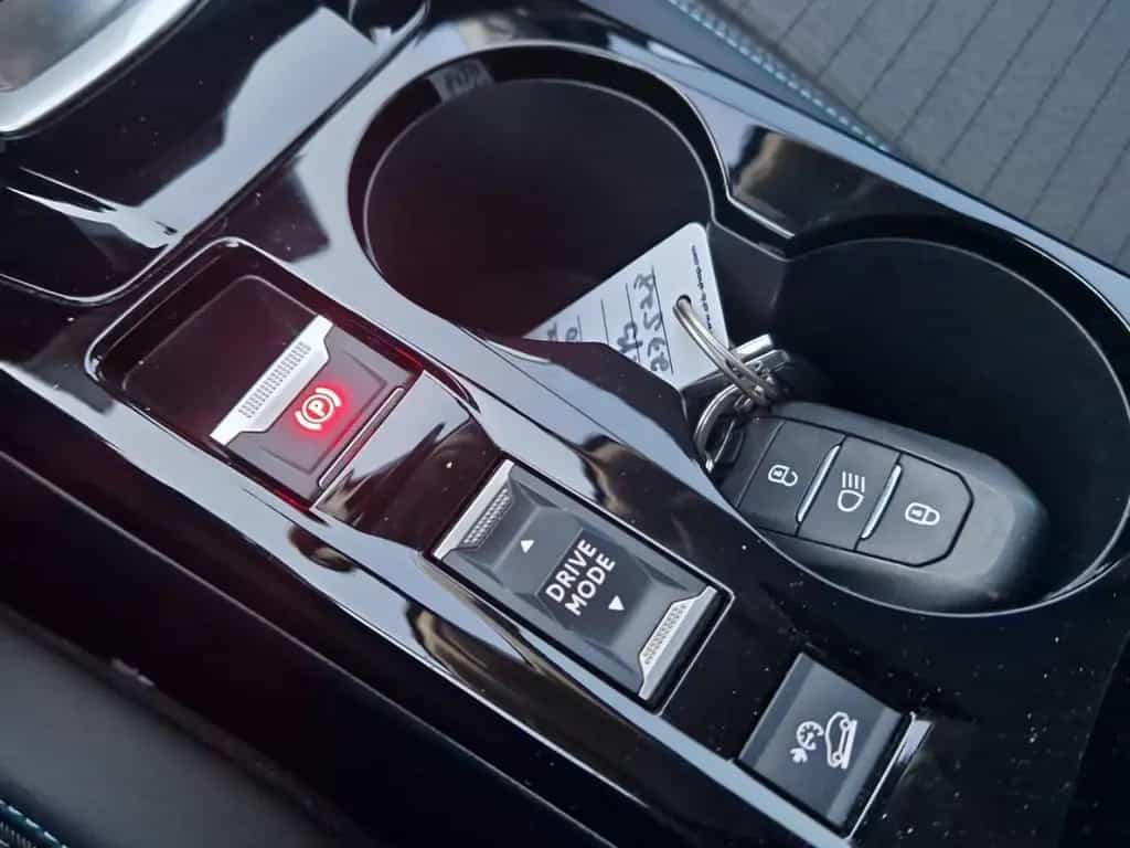 Peugeot 2008 130 EAT8 Allure Pack NAVI Kamera ACC 01/2022-photo-22