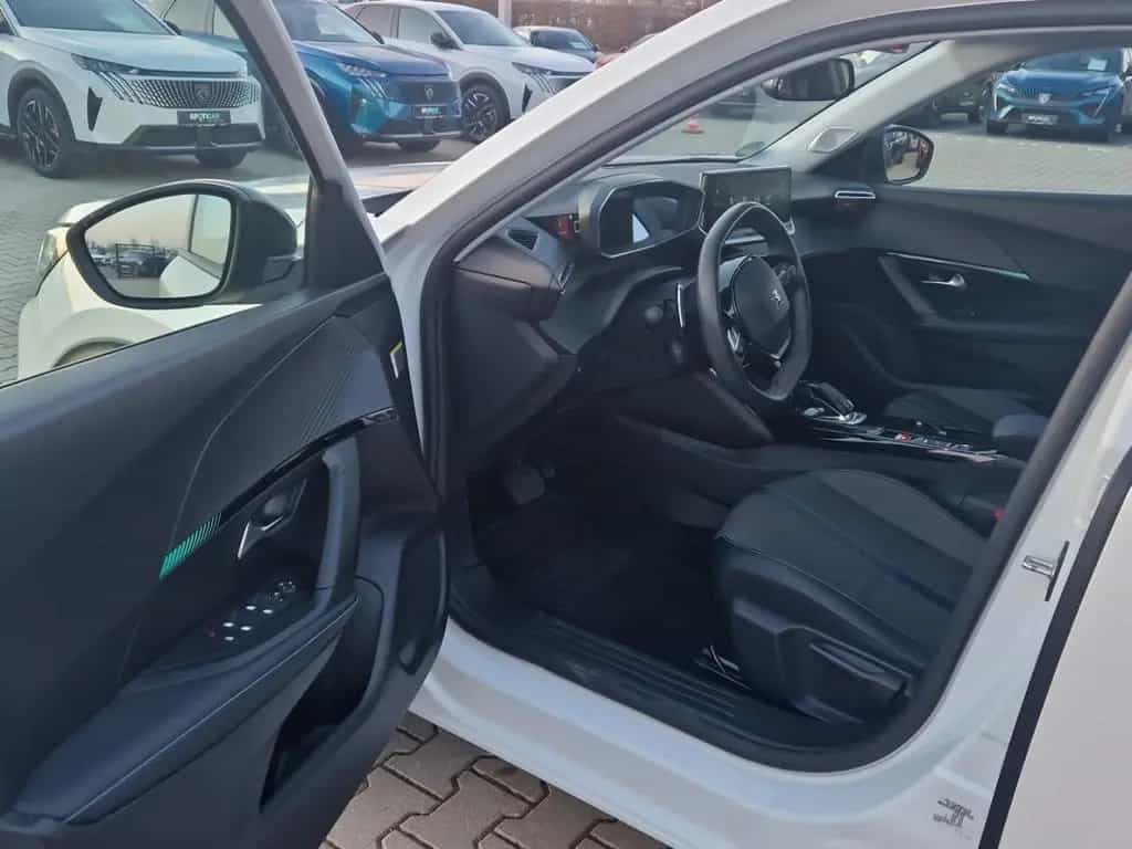 Peugeot 2008 130 EAT8 Allure Pack NAVI Kamera ACC 01/2022-photo-27