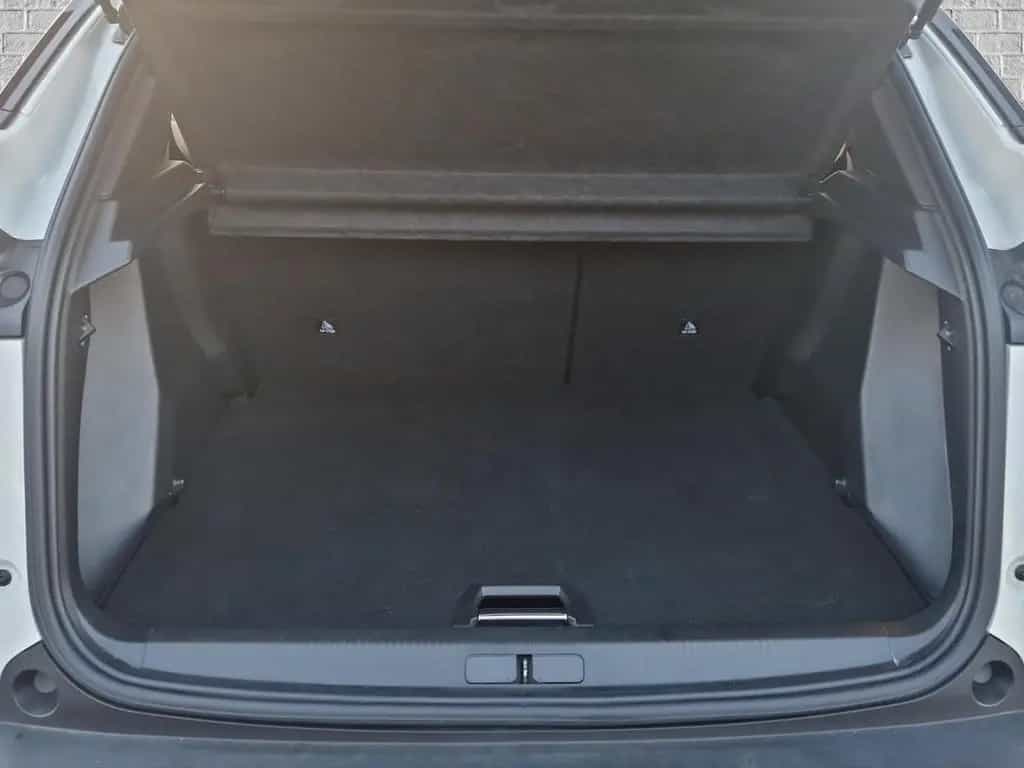Peugeot 2008 130 EAT8 Allure Pack NAVI Kamera ACC 01/2022-photo-6