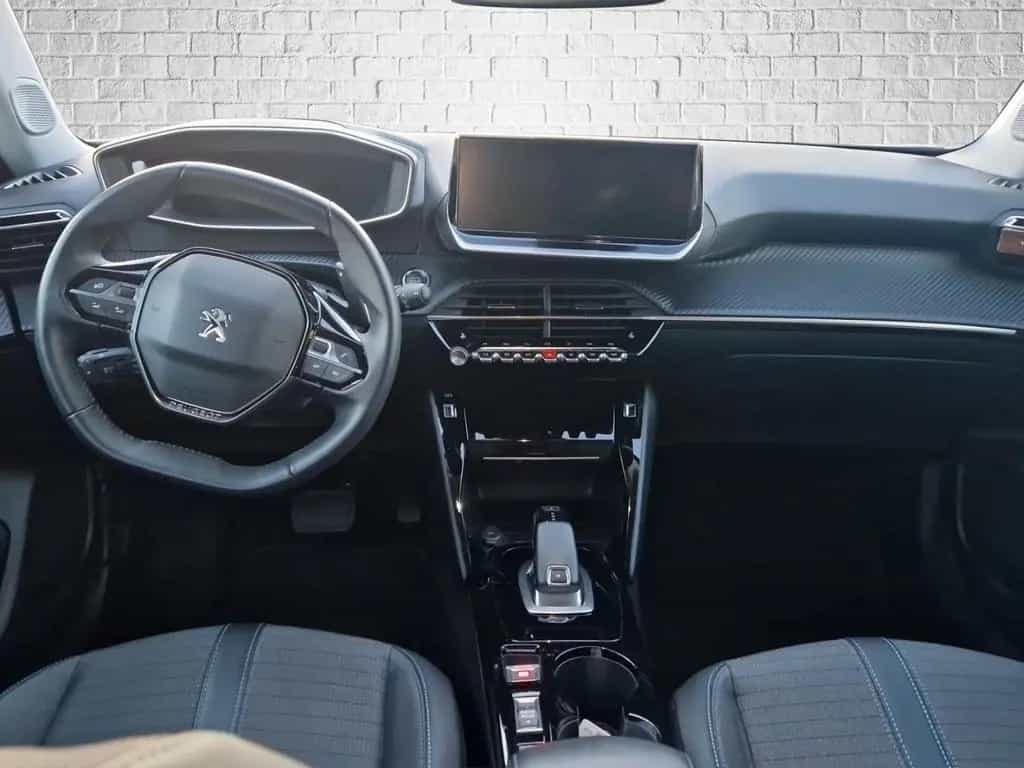Peugeot 2008 130 EAT8 Allure Pack NAVI Kamera ACC 01/2022-photo-9