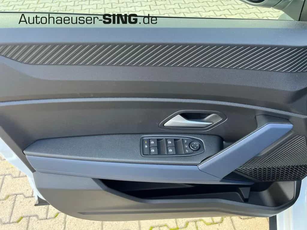 Dacia Duster III Mild-Hybrid LED Navi Sitzheizung Kame 09/2025-photo-17