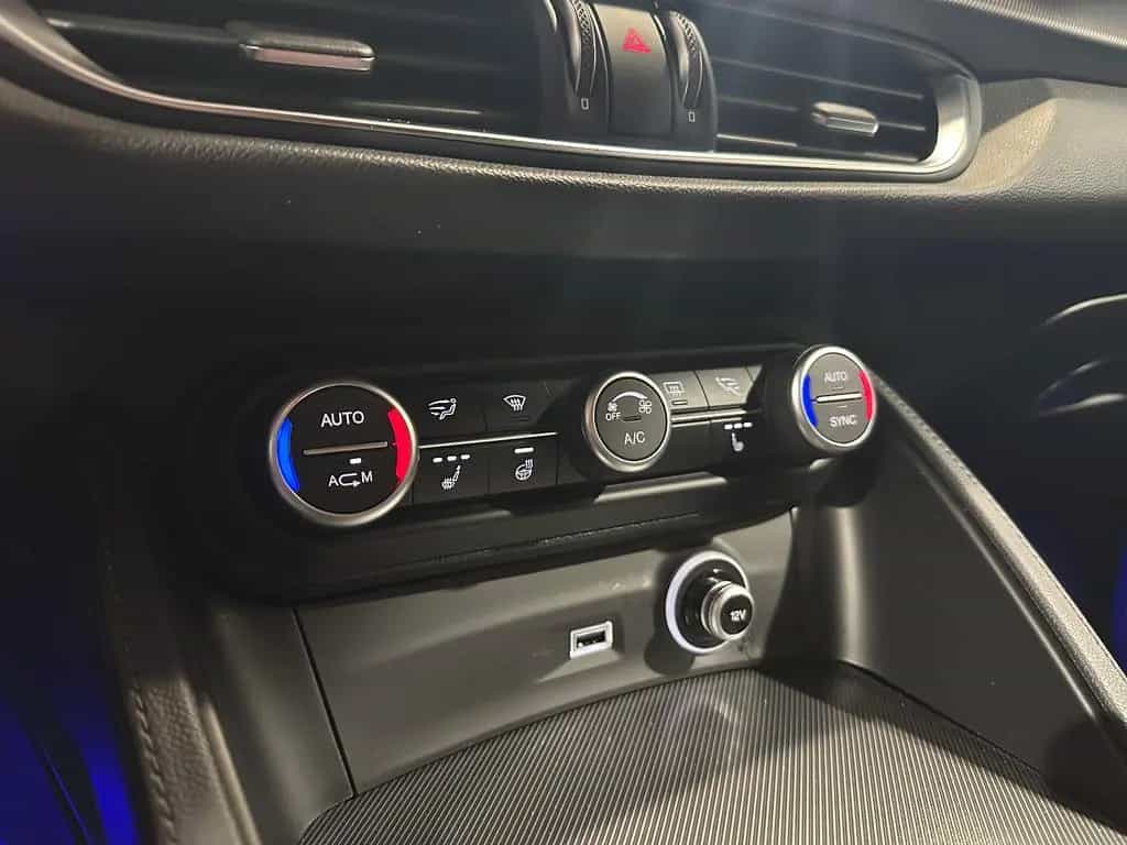 Alfa Romeo Stelvio Q4 B-Tech*BiXENON*ACC-R.KAM-SPUR-SHZ-19" 09/2018-photo-37