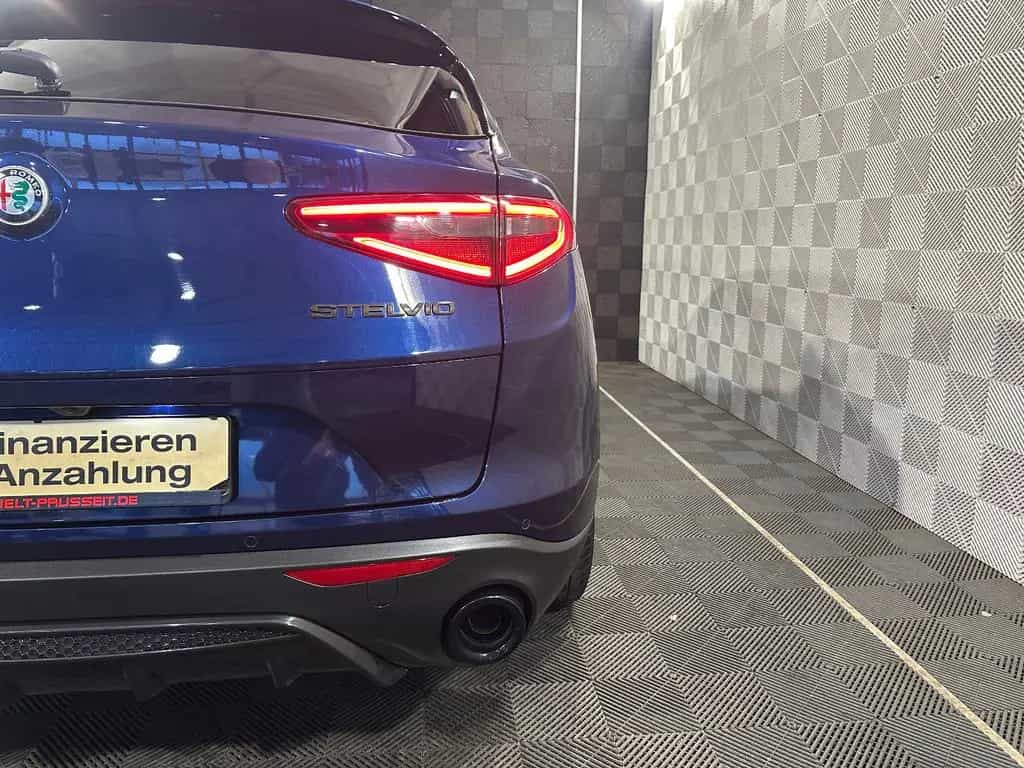 Alfa Romeo Stelvio Q4 B-Tech*BiXENON*ACC-R.KAM-SPUR-SHZ-19" 09/2018-photo-8